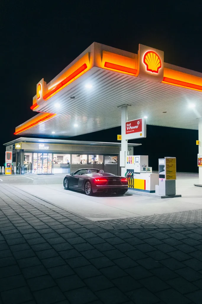 fotoshoot audi r8 tankstation